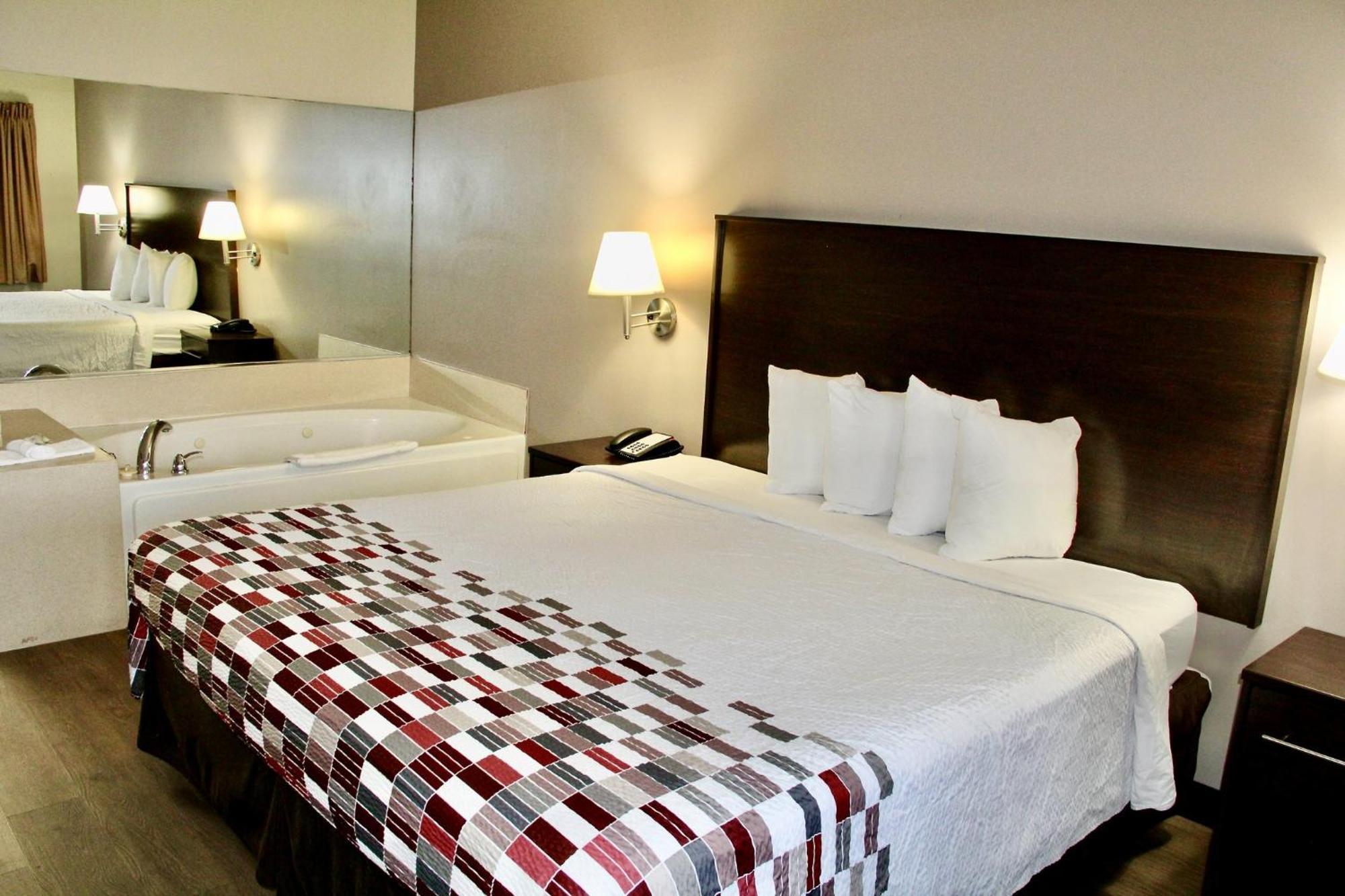 Red Roof Inn & Suites Lake Orion / Auburn Hills Eksteriør billede