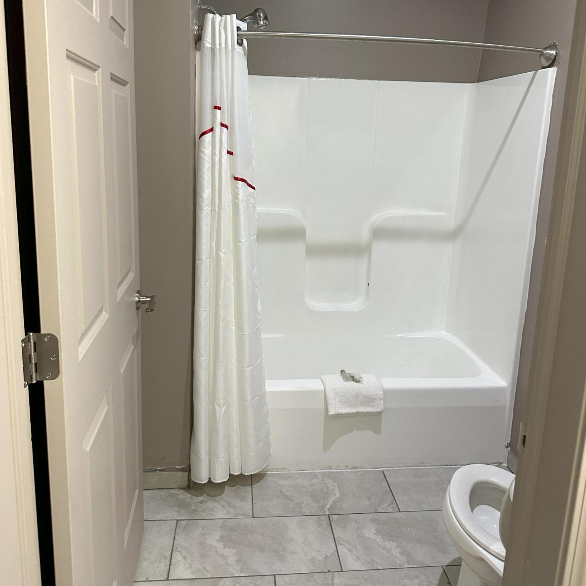 Red Roof Inn & Suites Lake Orion / Auburn Hills Eksteriør billede