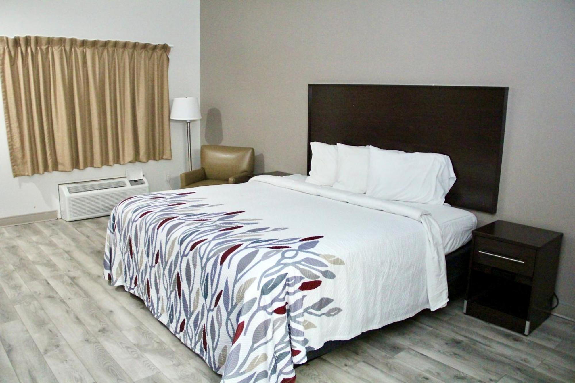 Red Roof Inn & Suites Lake Orion / Auburn Hills Eksteriør billede